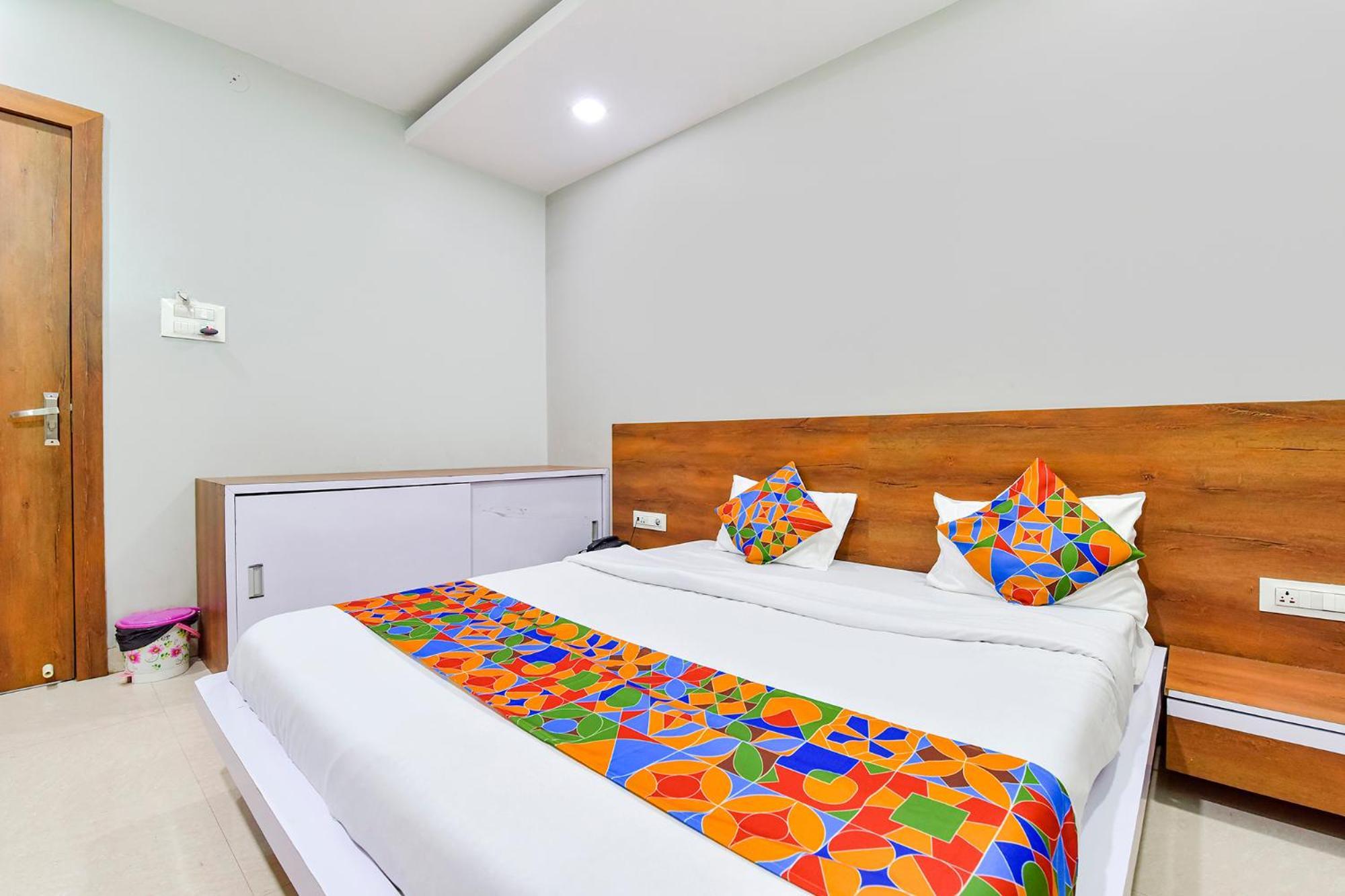 Fabhotel Raghumani Palace Ujjain Eksteriør bilde